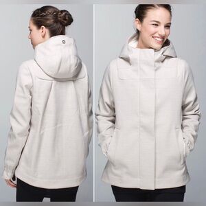 Lululemon Studio Softshell - size M/L - neutral softshell jacket versatile coat